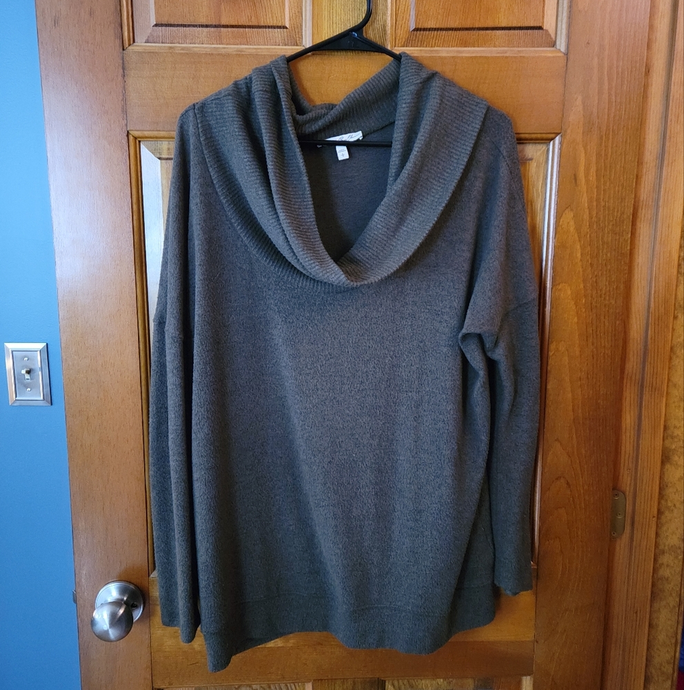 Express Hunter Green Turtle Neck Sweater - image 2